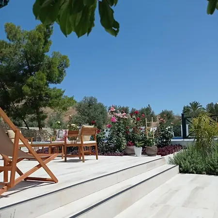 Hotel Dervise Mehmet Lefke-Karadağ