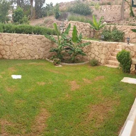 Hotel Dervise Mehmet Lefke-Karadağ