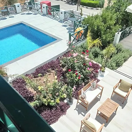 Dervise Mehmet Hotel Lefke-Karadağ